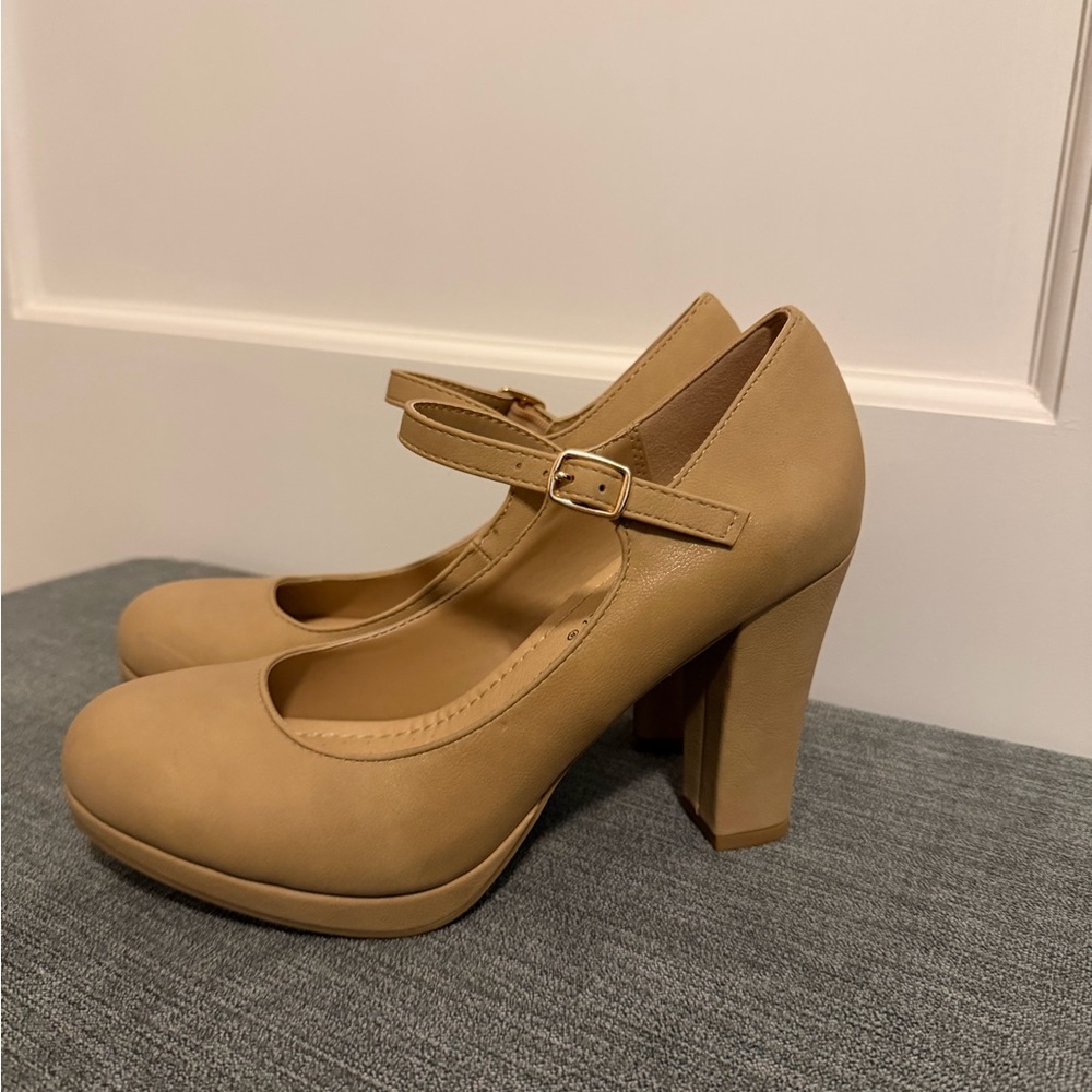 Women’s nude heels